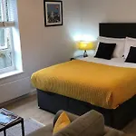 Alison15 - Superior Clifton Studio Apartment